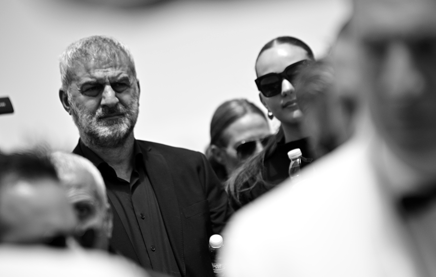 Ανείπωτος θρήνος στο τελευταίο «αντίο» της Γωγώς Μαστροκώστα -Συγκλόνισαν οι επικήδειοι του Δέλλα και της κόρης του