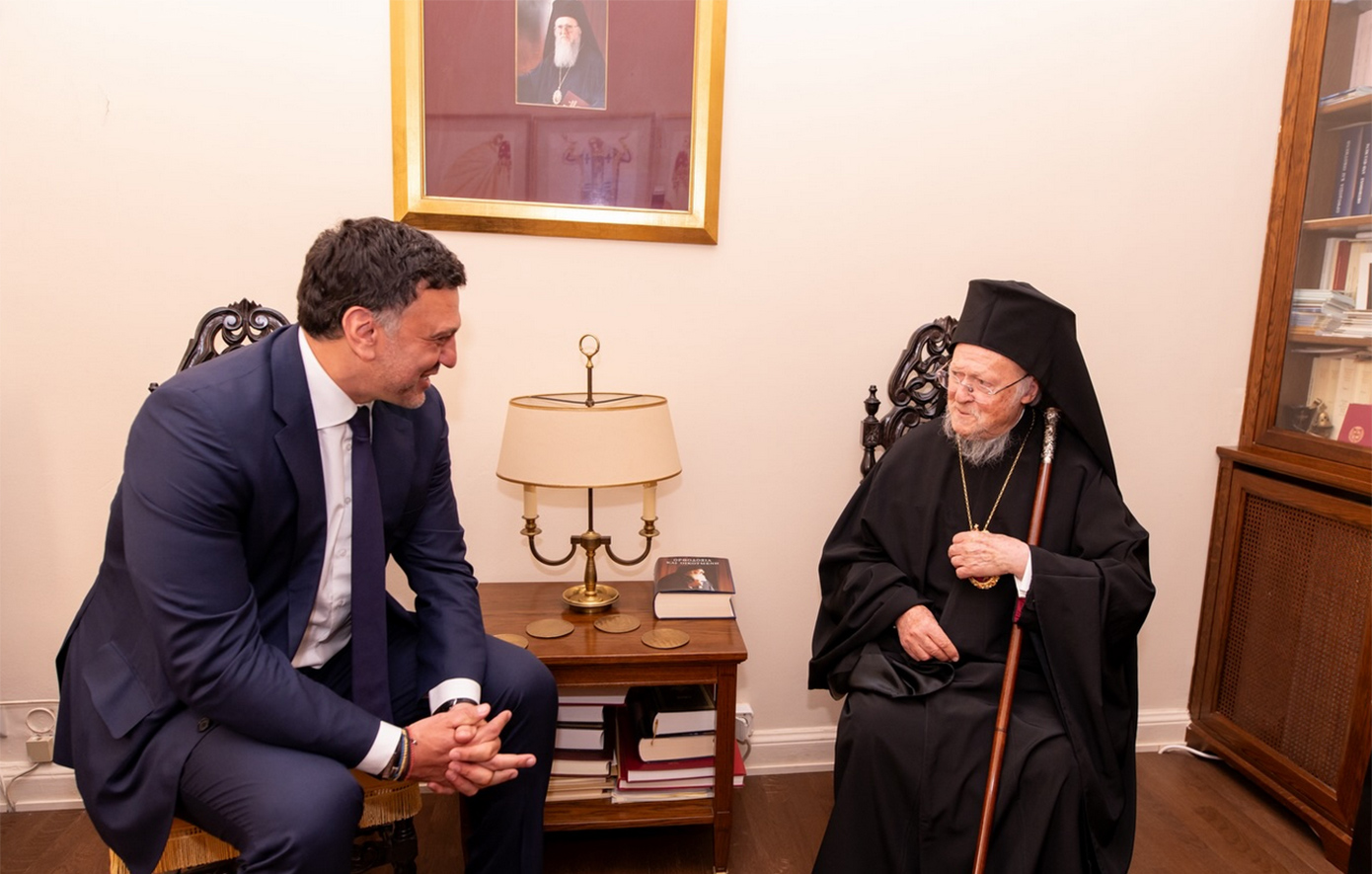 Με ιδιαίτερη τιμή συναντήθηκα σήμερα με τον Οικουμενικό Πατριάρχη Βαρθολομαίο. Η διαρκής προσφορά του στον Οικουμενικό Ελληνισμό και την Ορθοδοξία, καθώς και η σταθερή του στάση υπέρ των αξιών της πίστης, της παράδοσης και της ενότητας, έχουν ξεχωριστή σημασία σε μια περίοδο διεθνών προκλήσεων.