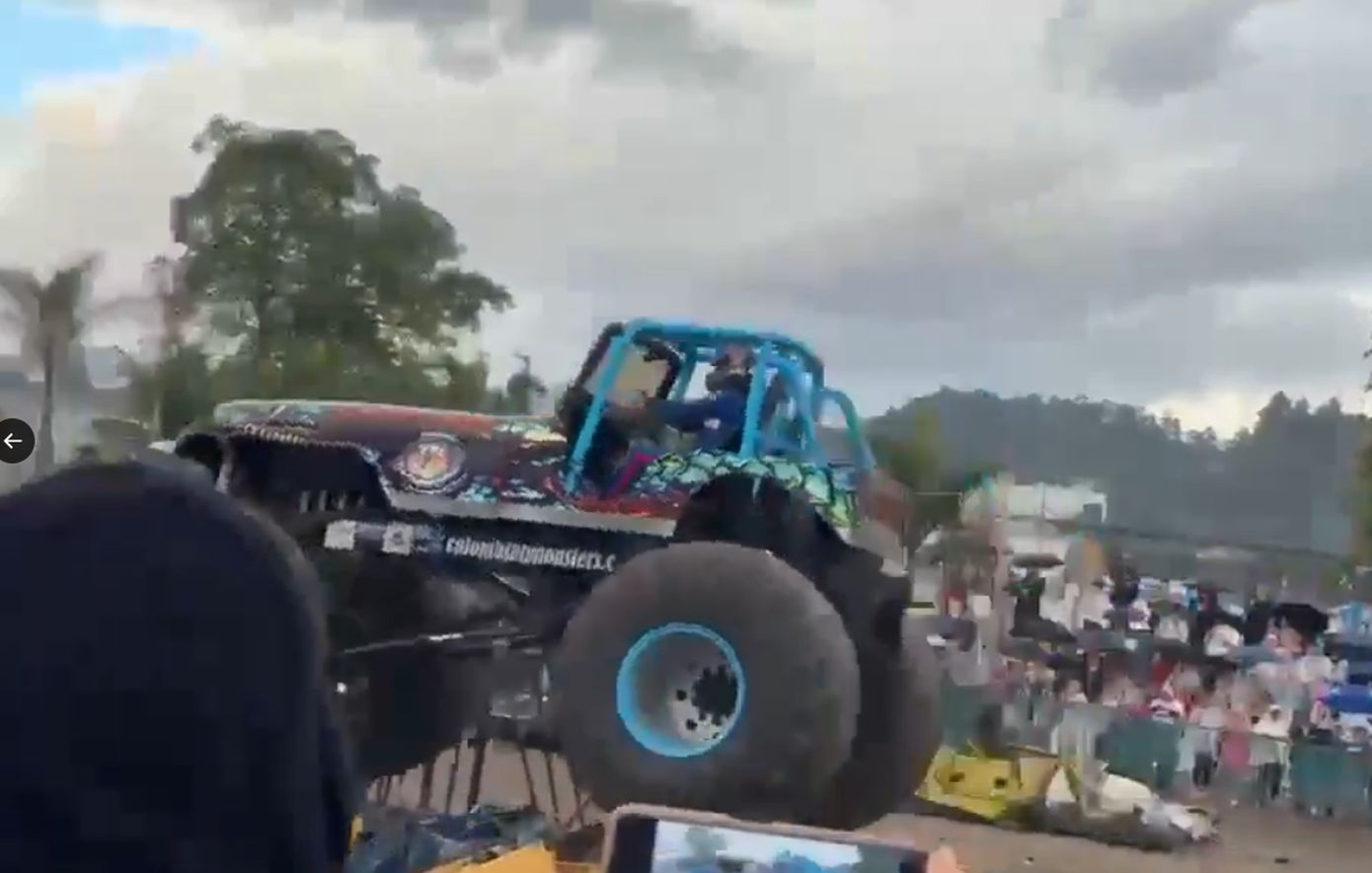 Monster truck έπεσε πάνω σε θεατές κατά τη διάρκεια αγώνα επίδειξης στην Κολομβία &#8211; Δυο νεκροί, ανάμεσά τους 10χρονο κοριτσάκι