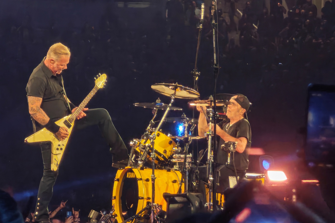 Metallica: Έπαιξαν το συρτάκι του Ζορμπά και αποθεώθηκαν &#8211; Δείτε το βίντεο και νέες φωτό από τη συναυλία