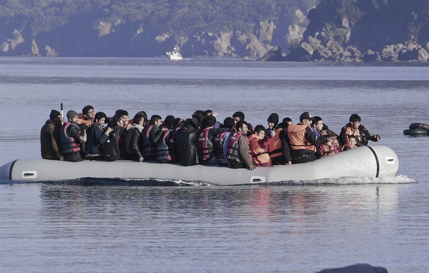Μπαράζ επιχειρήσεων διάσωσης στη Γαύδο με εκατοντάδες μετανάστες στα ανοιχτά της Κρήτης