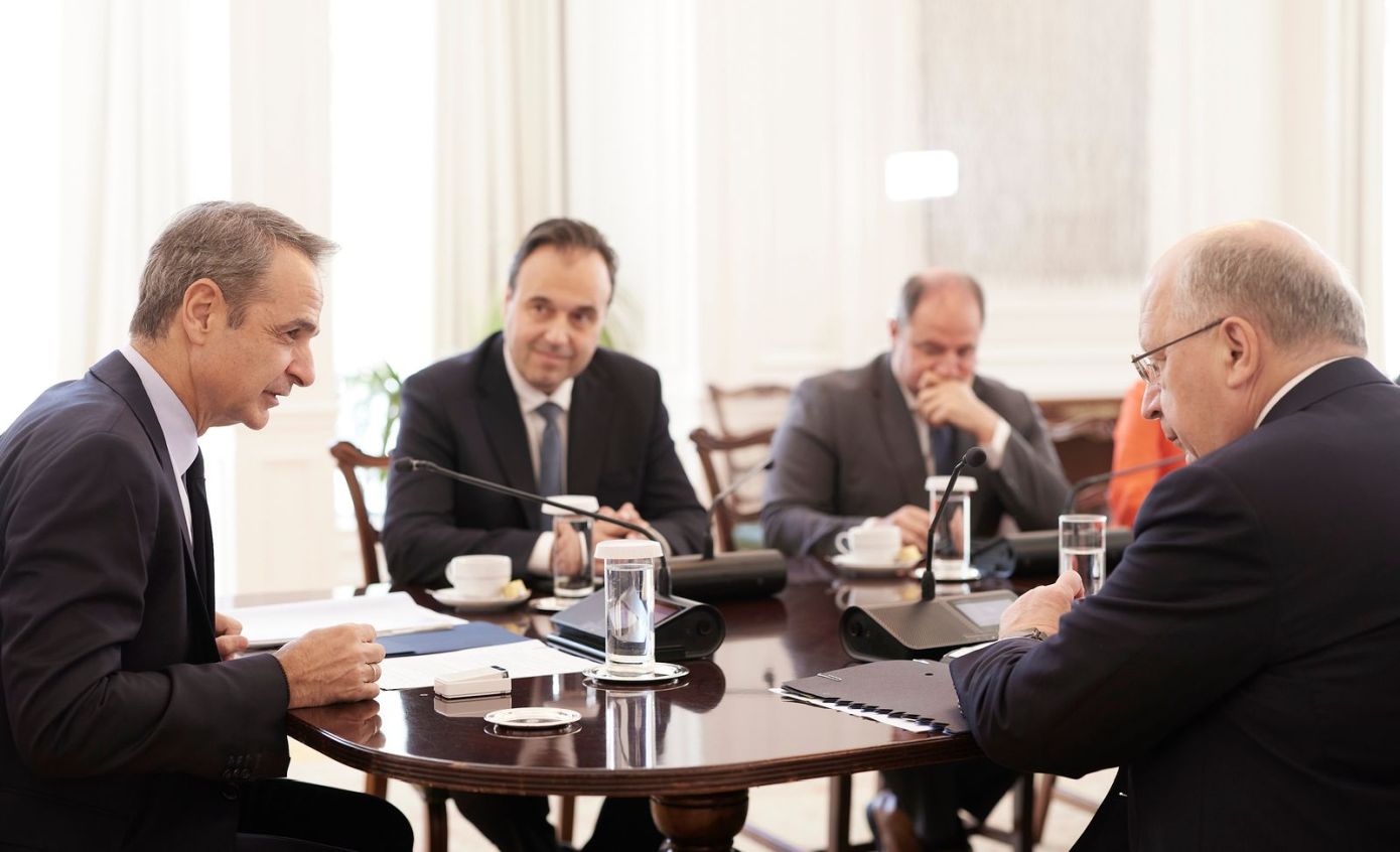 Συνάντηση Μητσοτάκη με τον Ευρωπαίο Επίτροπο Άμυνας και Διαστήματος &#8211; Τα θέματα στην ατζέντα