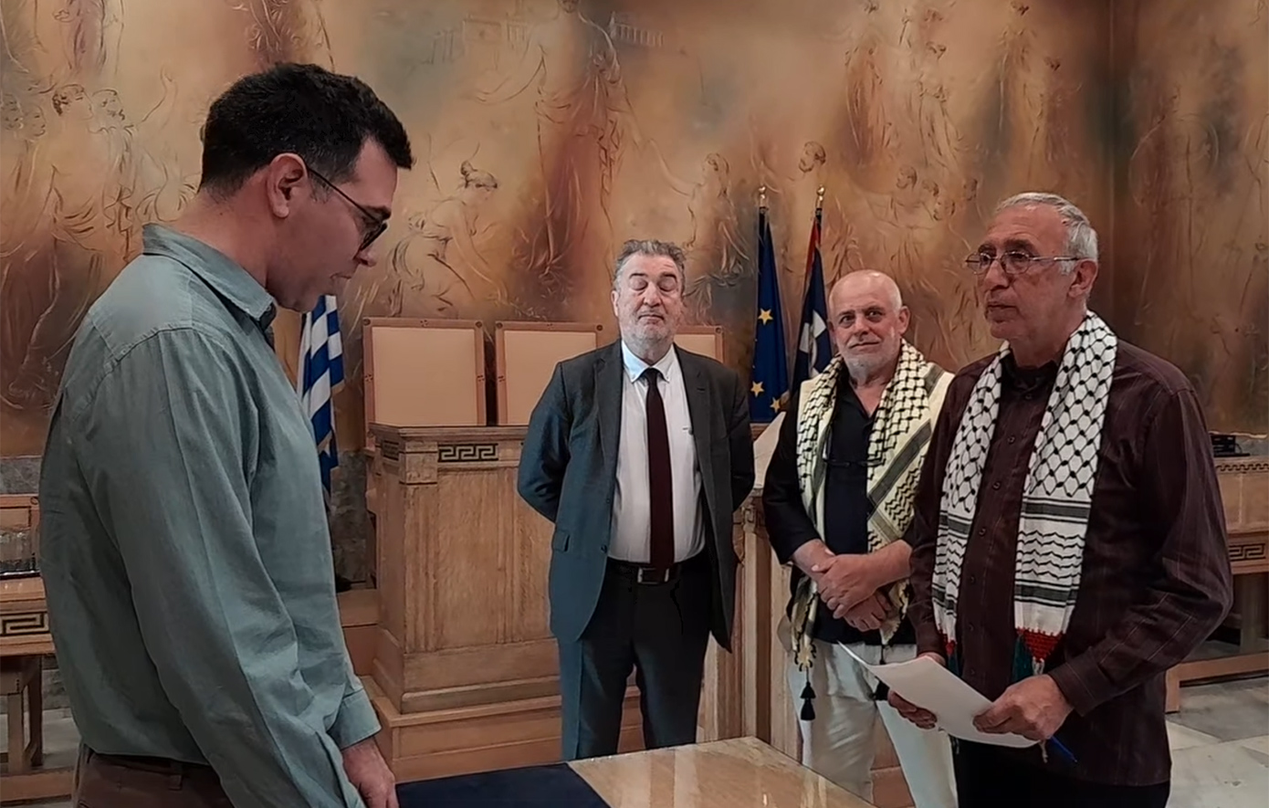 Πειθαρχική έρευνα από το υπουργείο Εσωτερικών για την ορκωμοσία Κωνσταντίνου στον δήμο Αθηναίων – Γεωργιάδης: «Γελοιότητα που επέτρεψε ο Δούκας»