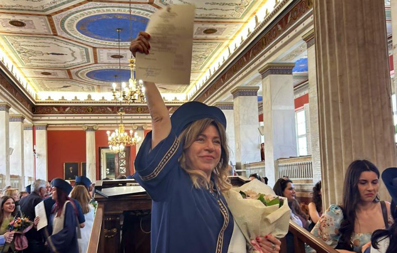 Η Δήμητρα Παπαδοπούλου πήρε το πτυχίο της: «Μπαμπά το πήρα» &#8211; Δείτε τις φωτογραφίες της