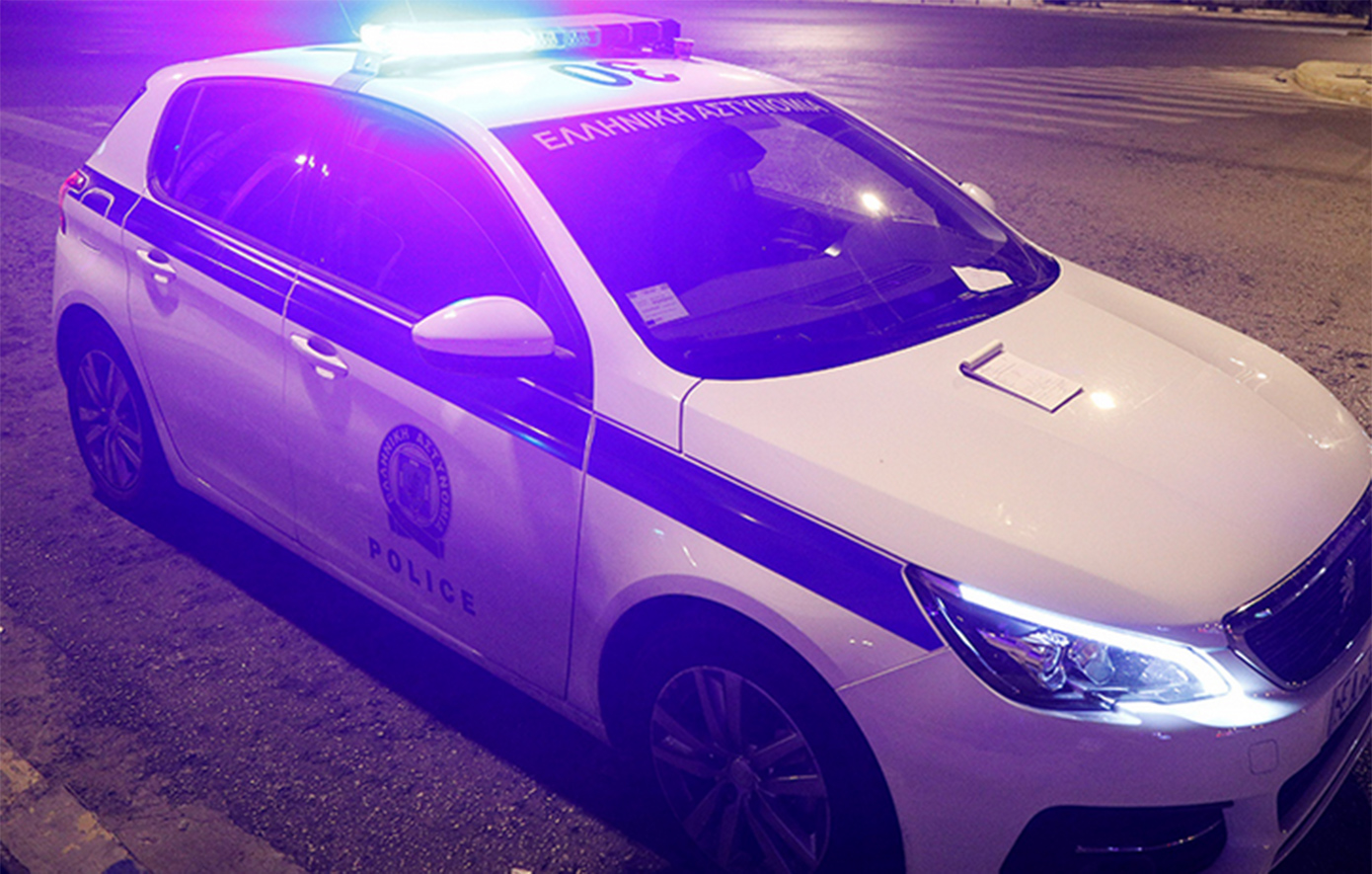 Οδηγός παρέσυρε πεζό στην Ομόνοια και τον εγκατέλειψε &#8211; Εκτός κινδύνου το θύμα