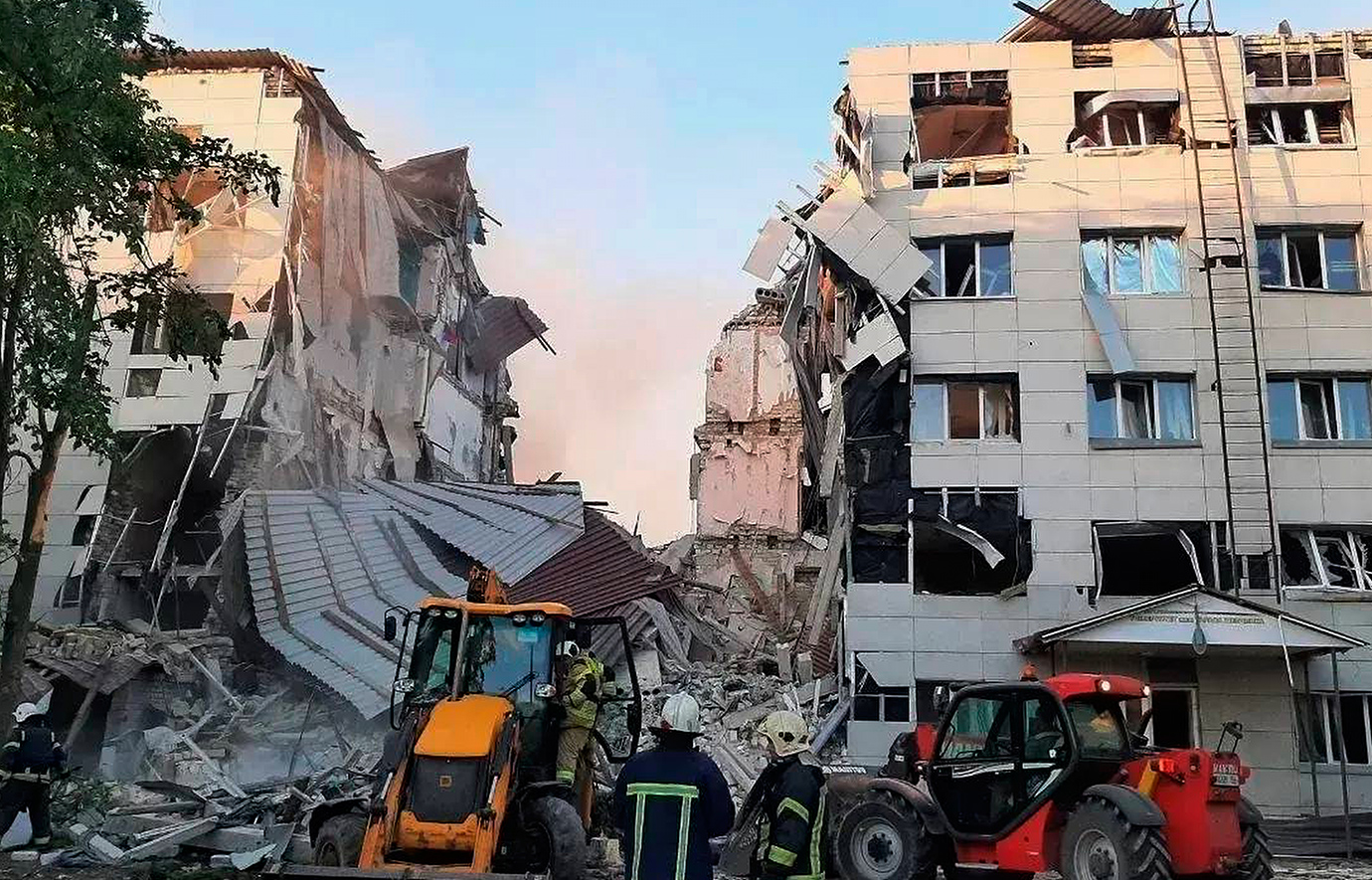 Τουλάχιστον έξι νεκροί μαθητές και δεκάδες τραυματίες από φονική ουκρανική επιδρομή drones σε κοιτώνα σχολείου
