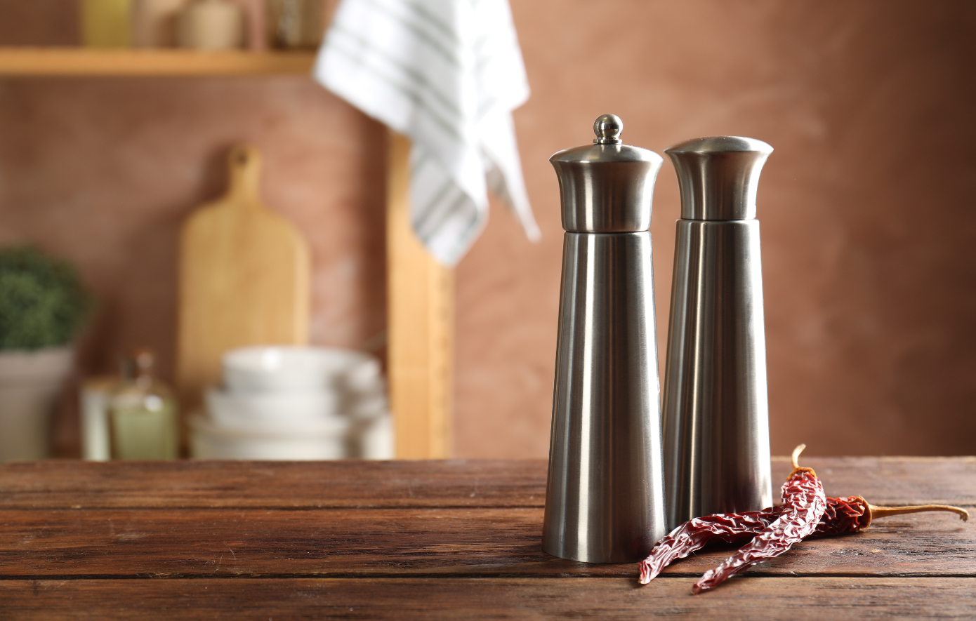 Salt &amp; Pepper, But Make It Chic: Τα designer σετ αλατοπίπερου που γίνονται μέρος της διακόσμησης