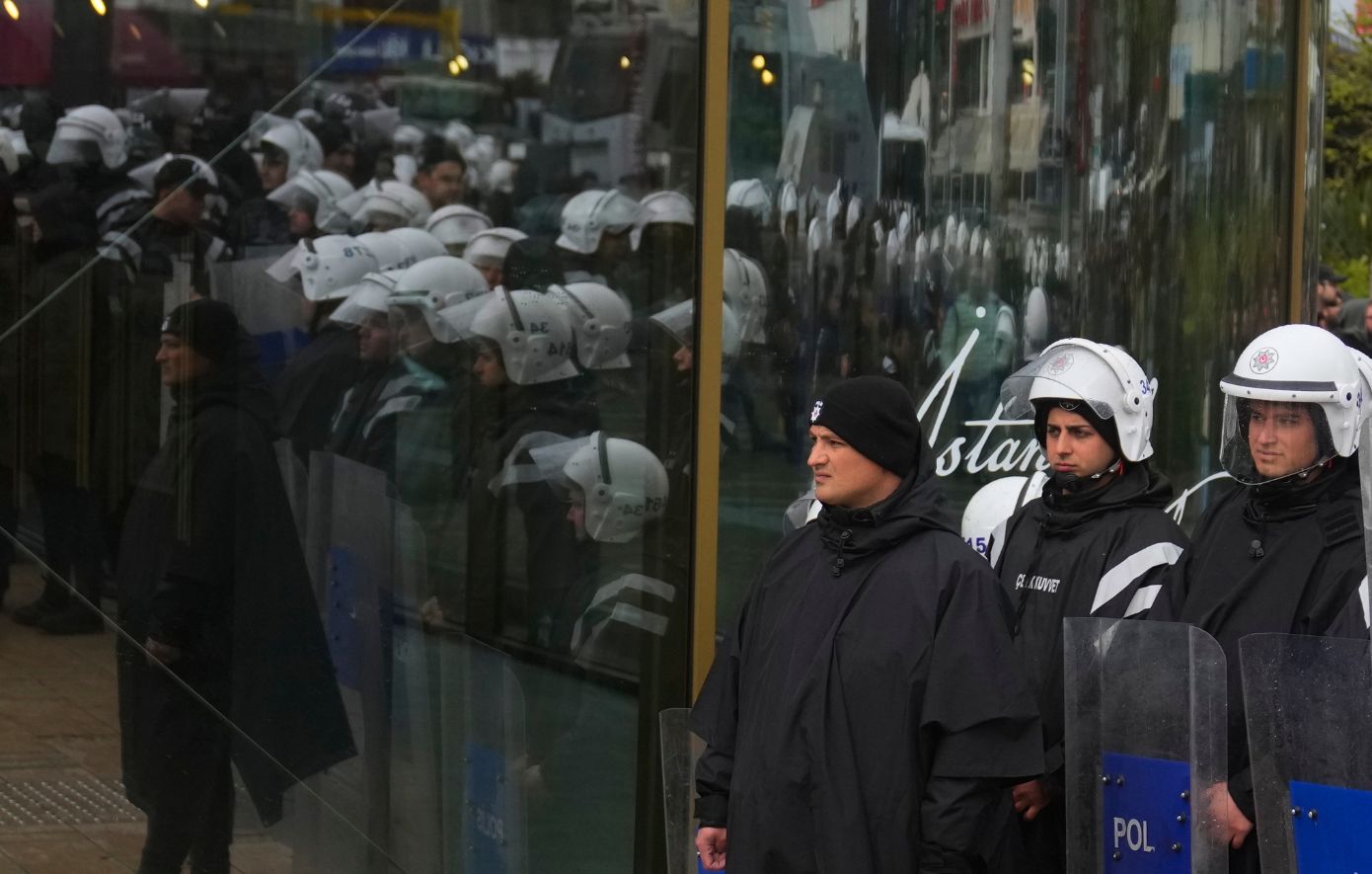 Πρωτομαγιά με ένταση και επεισόδια στην Κωνσταντινούπολη: Εκατοντάδες προσαγωγές &#8211; Συγκρούσεις αστυνομίας-διαδηλωτών