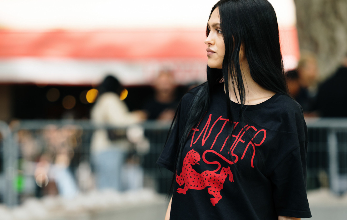 Καλοκαιρινά T-Shirts με Ελληνική Ψυχή: Τα must-have κομμάτια της σεζόν