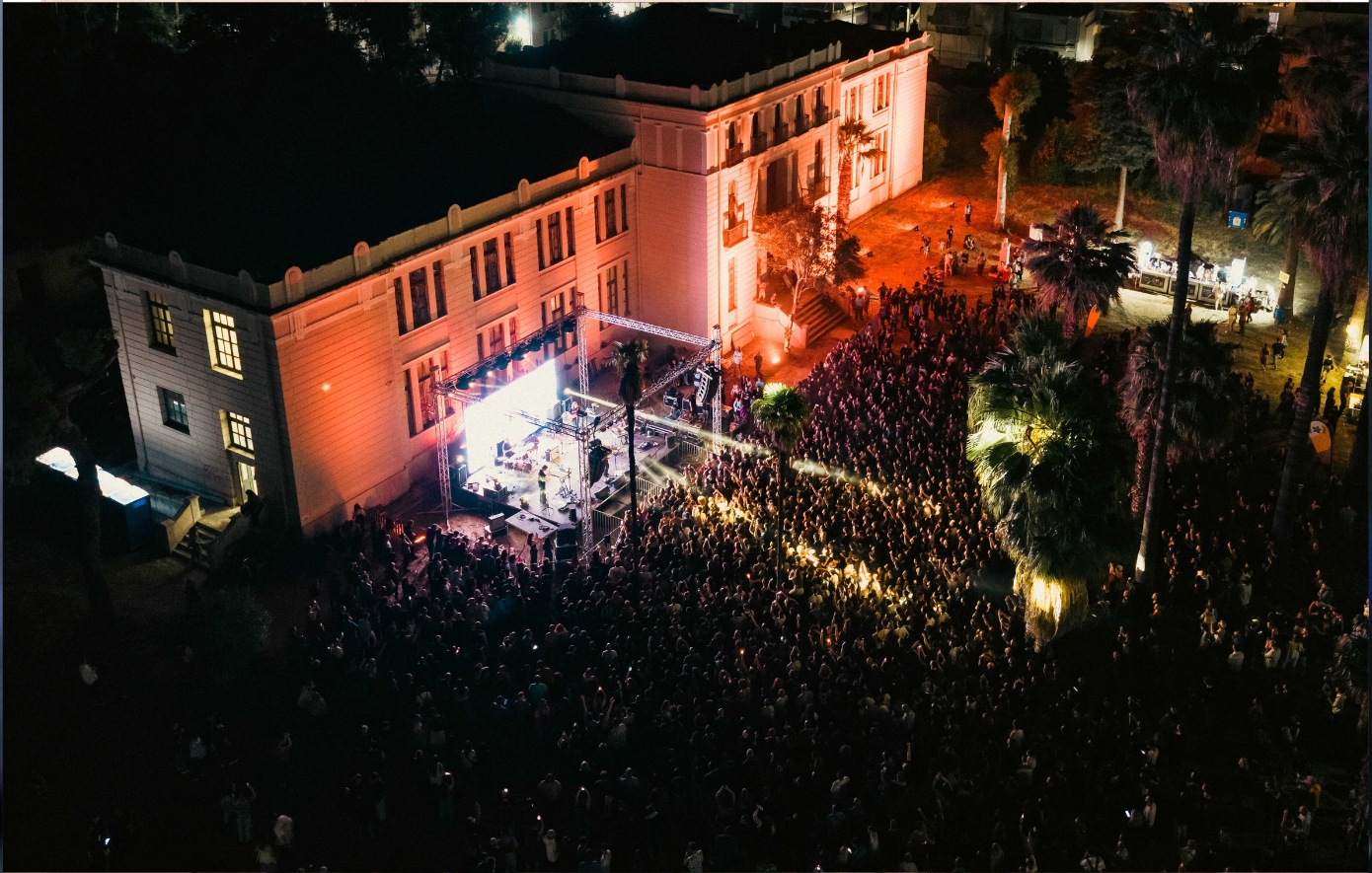 Τι πρέπει να ξέρεις για το φεστιβάλ που θα σε στείλει στην Πάτρα