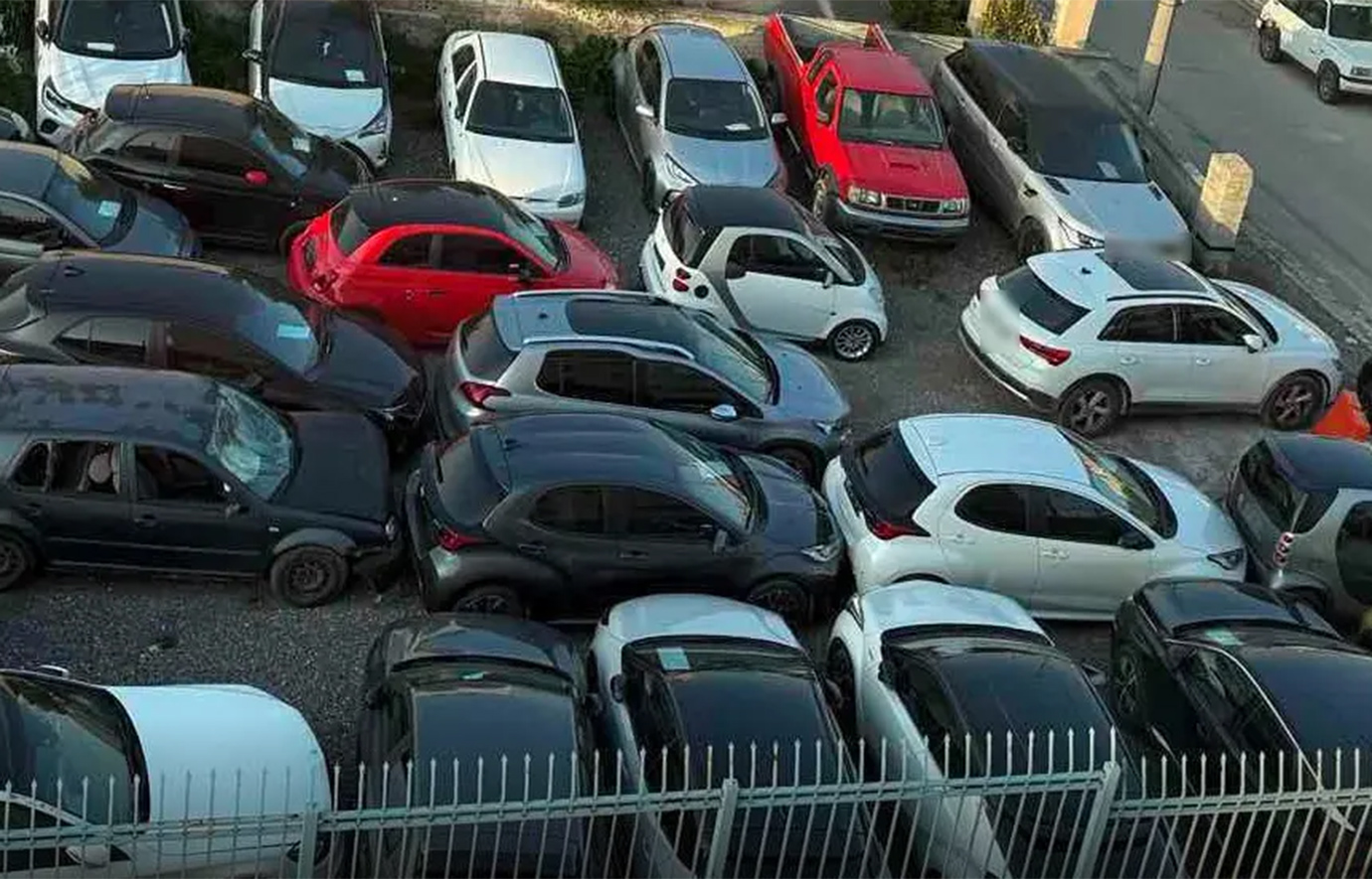 Εξαρθρώθηκε κύκλωμα που έκλεβε αυτοκίνητα, τα παραποιούσε και τα μεταπωλούσε