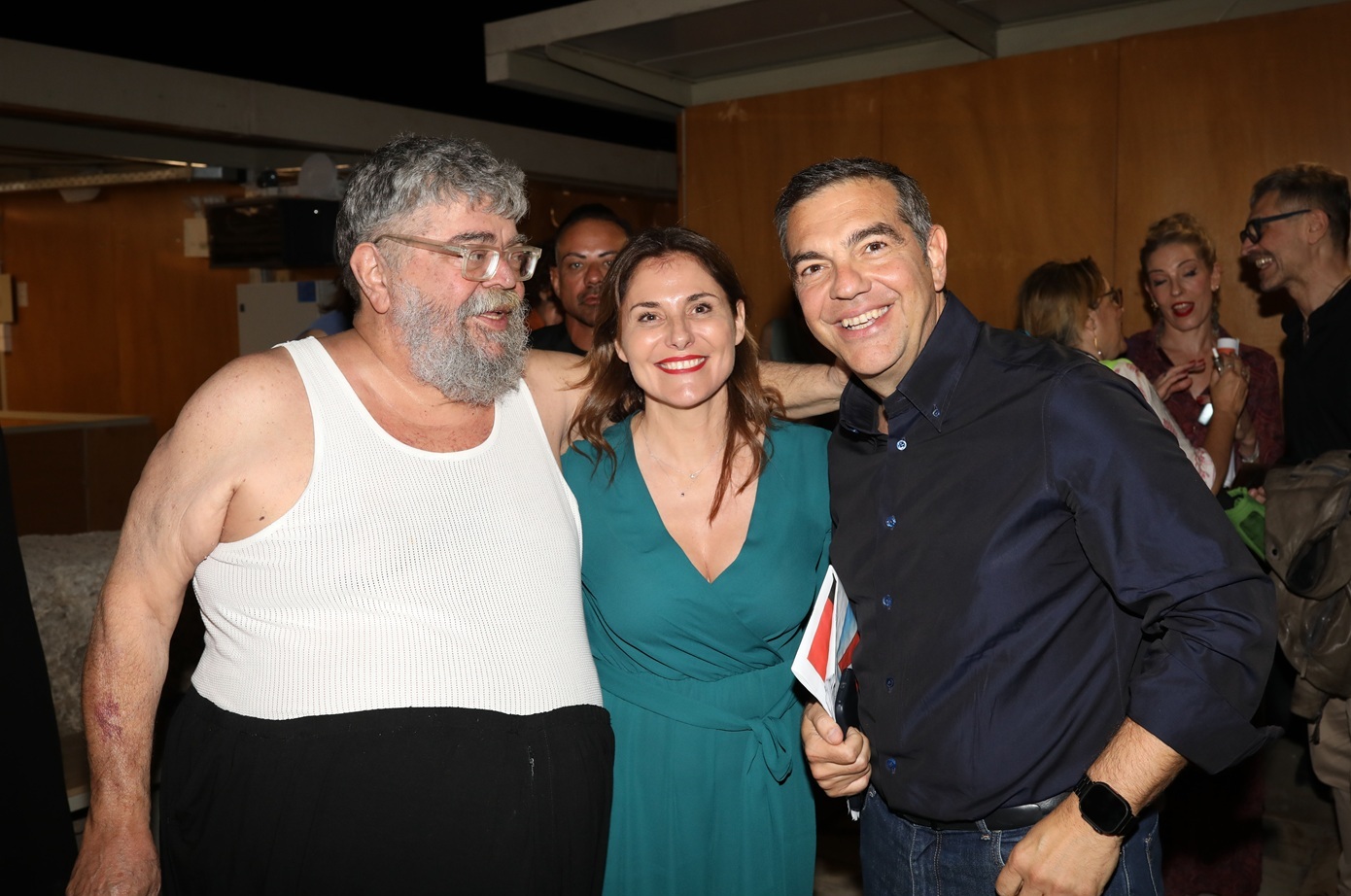 Βραδιά στο Ηρώδειο για Τσίπρα και Μπαζιάνα &#8211; Χειροκρότησαν τη διαφορετική «Λυσιστράτη» του Σταμάτη Κραουνάκη
