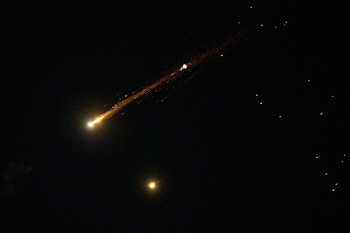 Νέα ανάφλεξη στον Περσικό: Αντίποινα με πλήγματα εναντίον στατιωτικών θέσων ανακοίνωσαν οι Φρουροί της Επανάστασης