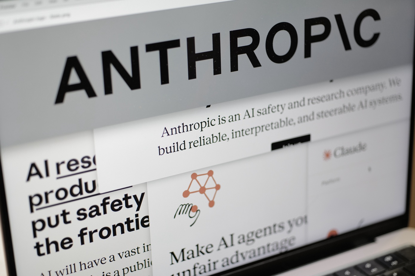 «Το τερμάτισε» η κυβέρνηση Τραμπ με την κυβερνοασφάλεια &#8211; Μπλόκο στα νέα μοντέλα ΑΙ της Anthropic για μη αμερικανούς χρήστες
