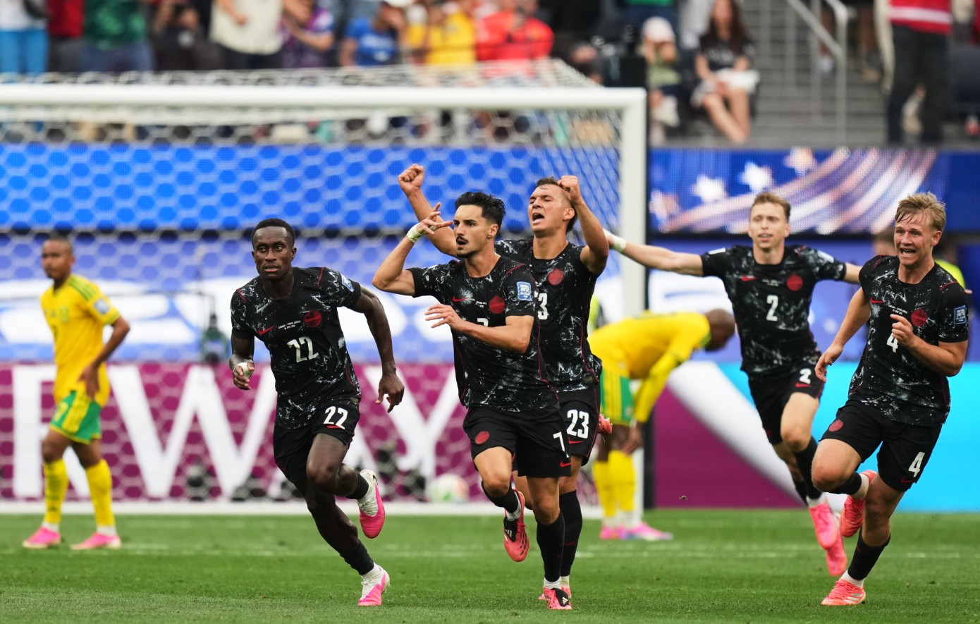 Νότια Αφρική &#8211; Καναδάς 0-1: Στους «16» με λυτρωτή Εουστάκιο