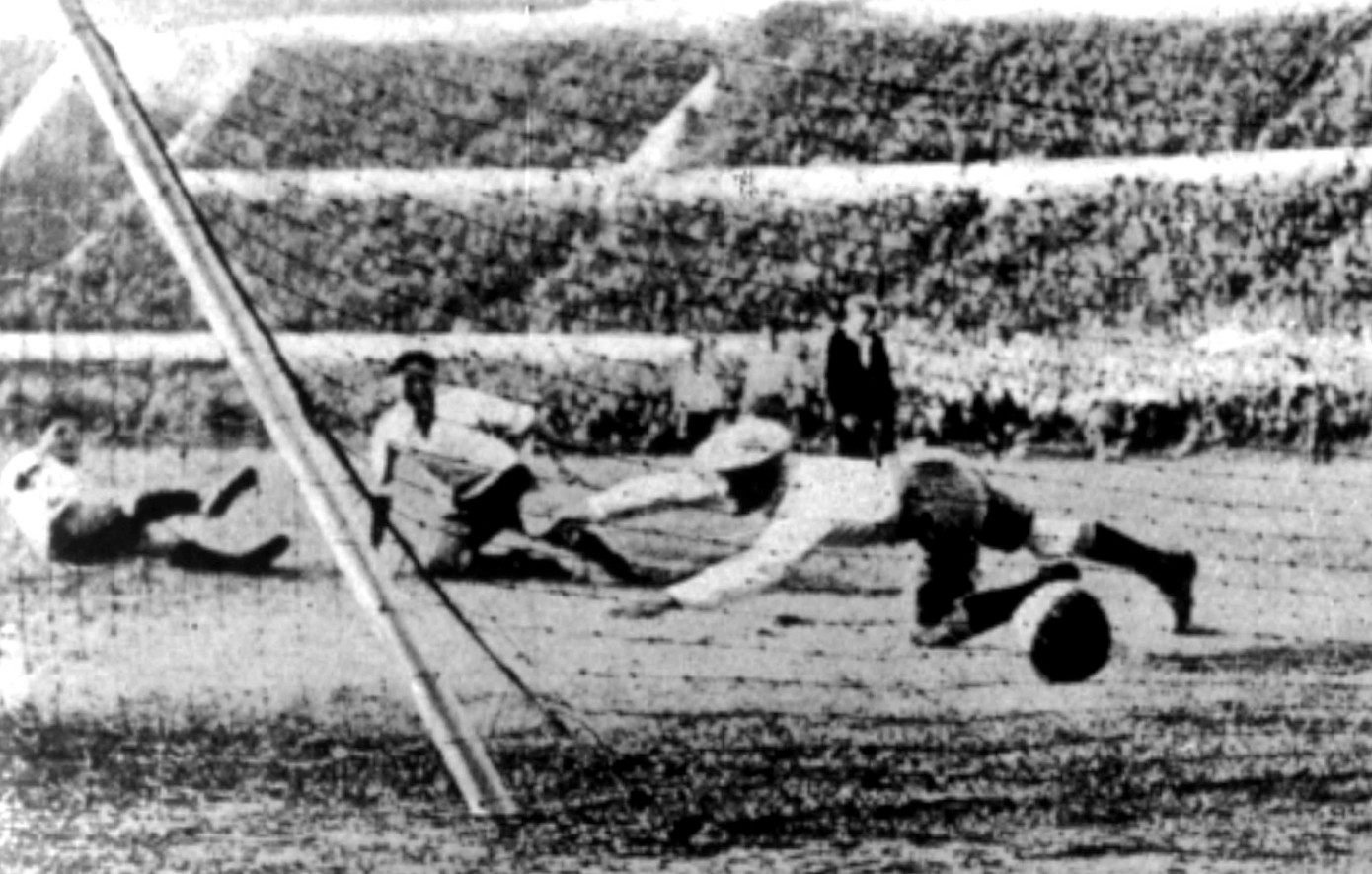 Μουντιάλ 1930: Ο πρώτος τελικός Παγκοσμίου Κυπέλλου έγινε με δύο διαφορετικές μπάλες