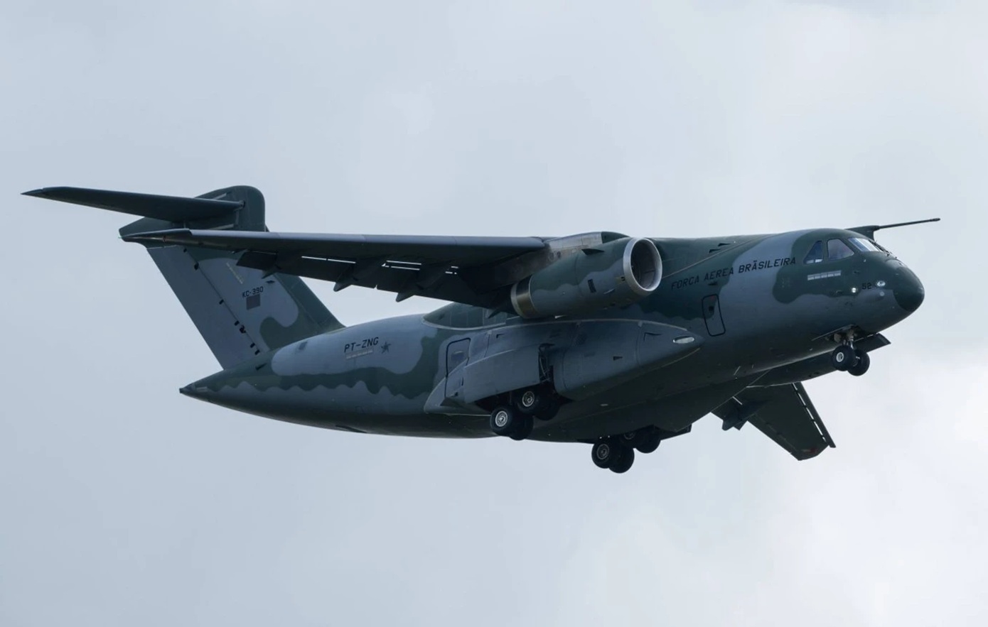 Reuters: Η Ελλάδα προχωρά στην αγορά αεροσκαφών C-390 και μικρών υποβρυχίων