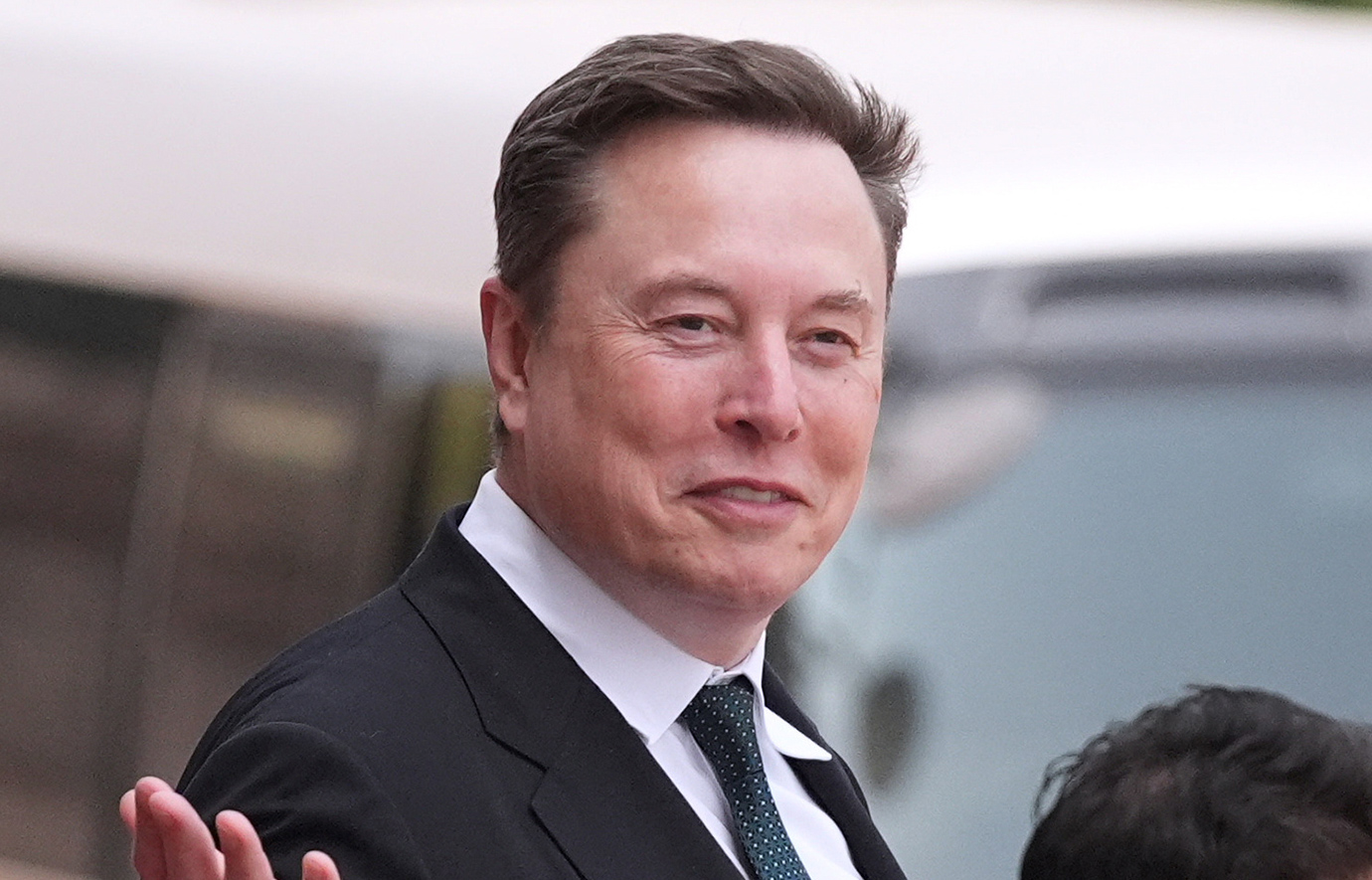 «Εκτοξεύτηκε» η SpaceX: Ο Έλον Μασκ είναι επισήμως ο πρώτος τρισεκατομμυριούχος στην ιστορία