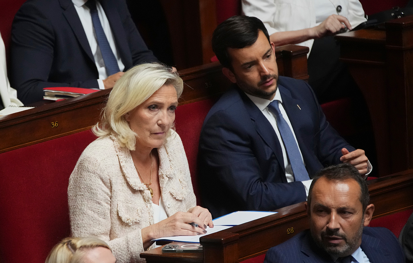 «Φύλλο και φτερό» η ευρωπαϊκή ακροδεξιά: Έφοδοι για υπεξαίρεση κοινοτικών κονδυλίων