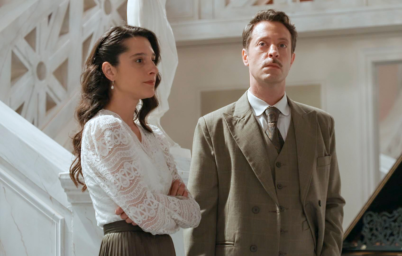 «Grand Hotel»: Ο Άρης και η Θάλεια ψάχνουν κρυφά τη ντουλάπα του Ρήγα