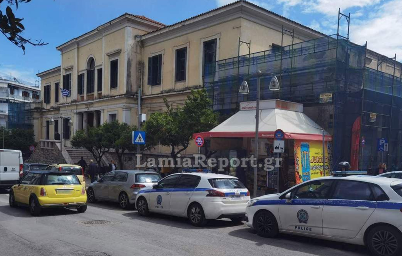 «Δεν έχουμε ούτε ευρώ κι αυτοί γυρίζουν ελεύθεροι με τα λεφτά μας»: Οργή για τη νέα αναβολή στη δίκη για τις απάτες Ρομά στη Φθιώτιδα