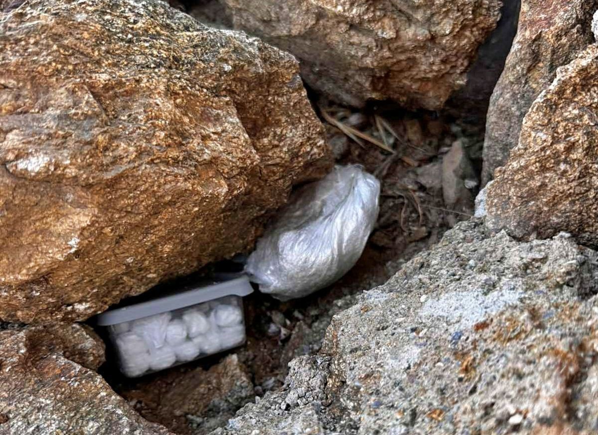 Έκρυβε ροζ κοκαΐνη και κάνναβη σε υπαίθριες «καβάτζες» στη Μύκονο &#8211; Χειροπέδες σε 31χρονο