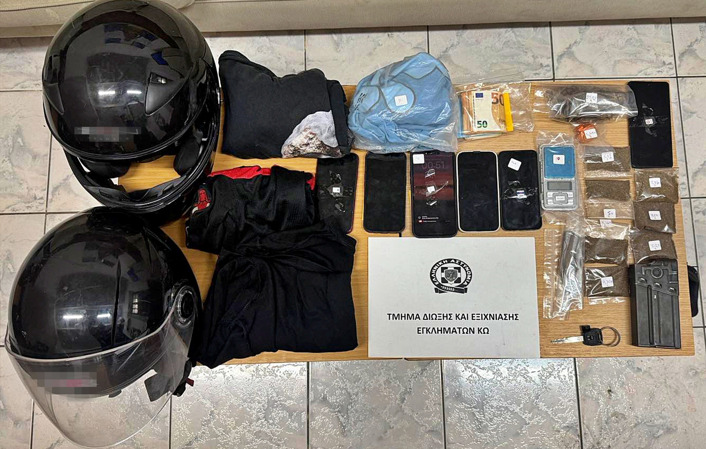 Εξαρθρώθηκε συμμορία που διέπραξε ληστείες στην Κω &#8211; Συνελήφθησαν τρία άτομα και κατασχέθηκαν ναρκωτικά, όπλα και χρήματα