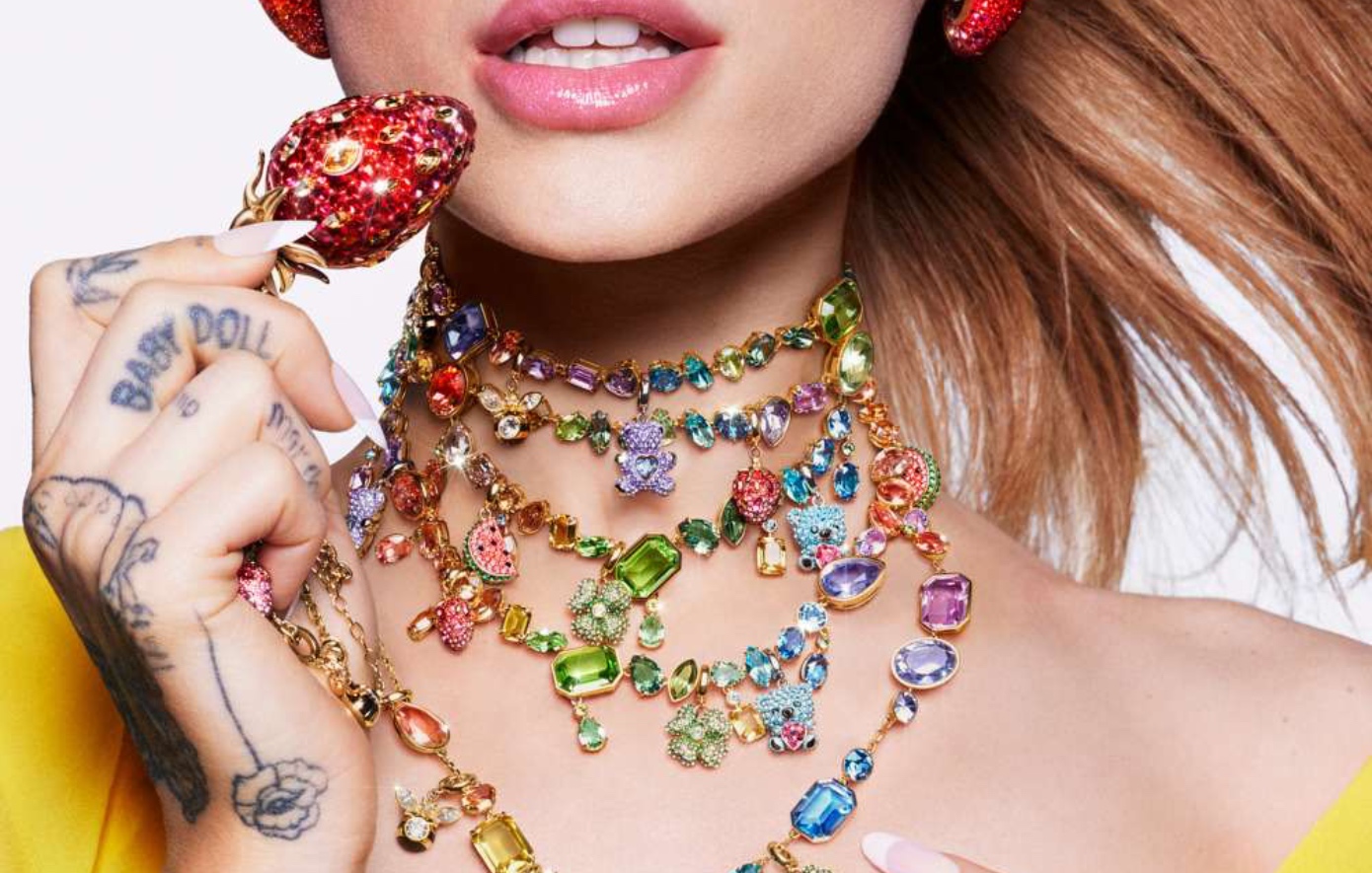 Από τα νησιά μέχρι τα summer parties: Τα κοσμήματα Swarovski δίνουν στιλ σε κάθε εμφάνιση
