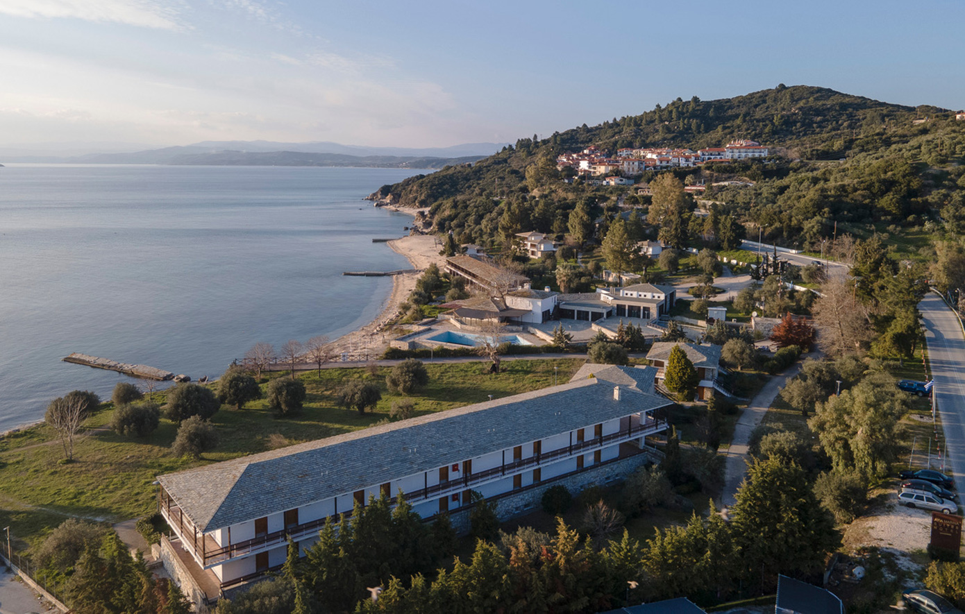 ΕΤΑΔ: Υπεγράφη η μίσθωση του ιστορικού «Ξενία Ουρανούπολης» με την Domes Resorts