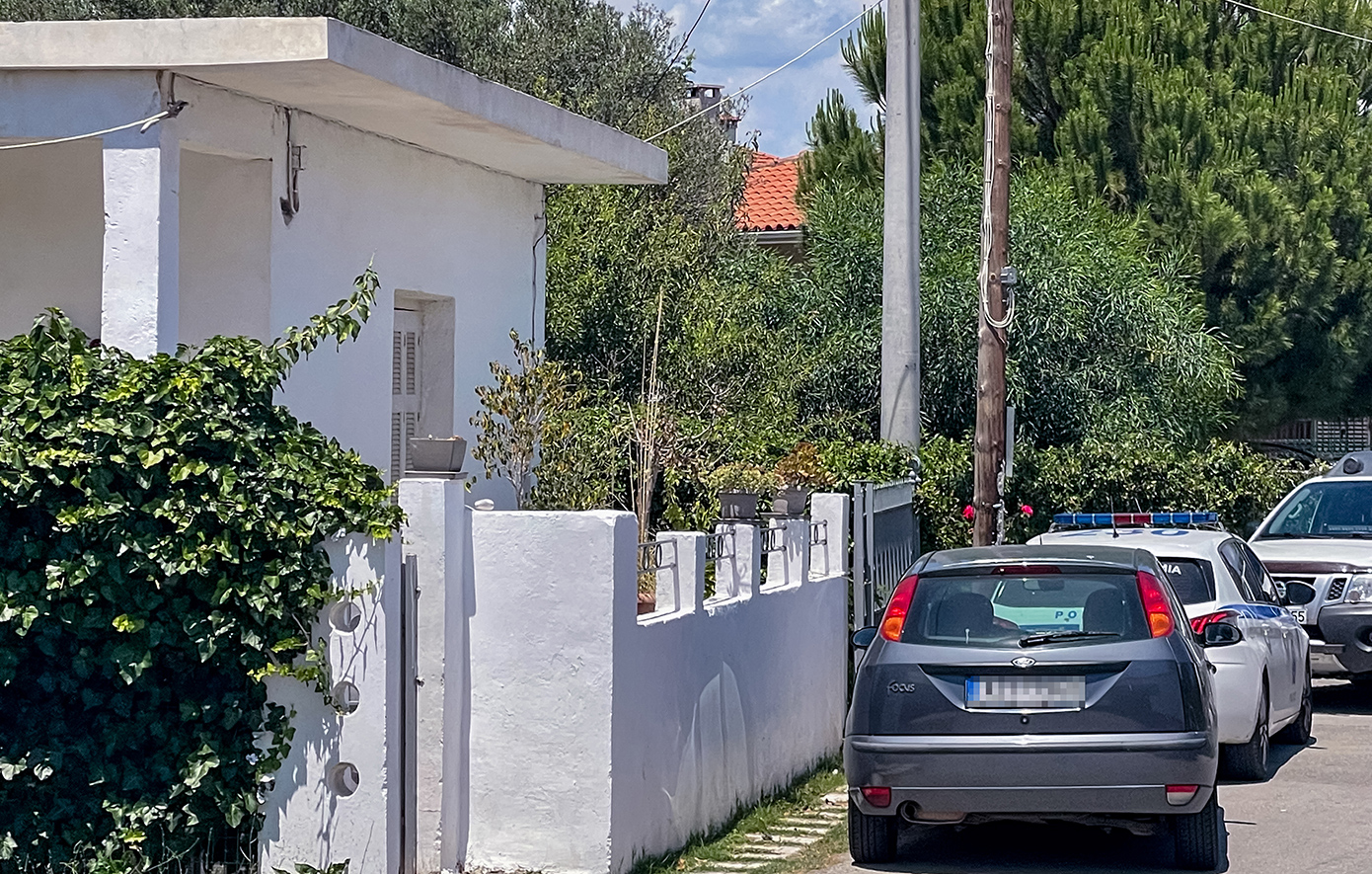Διπλό φονικό στο Αίγιο: Τα νέα ερωτήματα που δημιουργεί η απολογία του Ιταλού και τα αντικείμενα που λείπουν από το σπίτι
