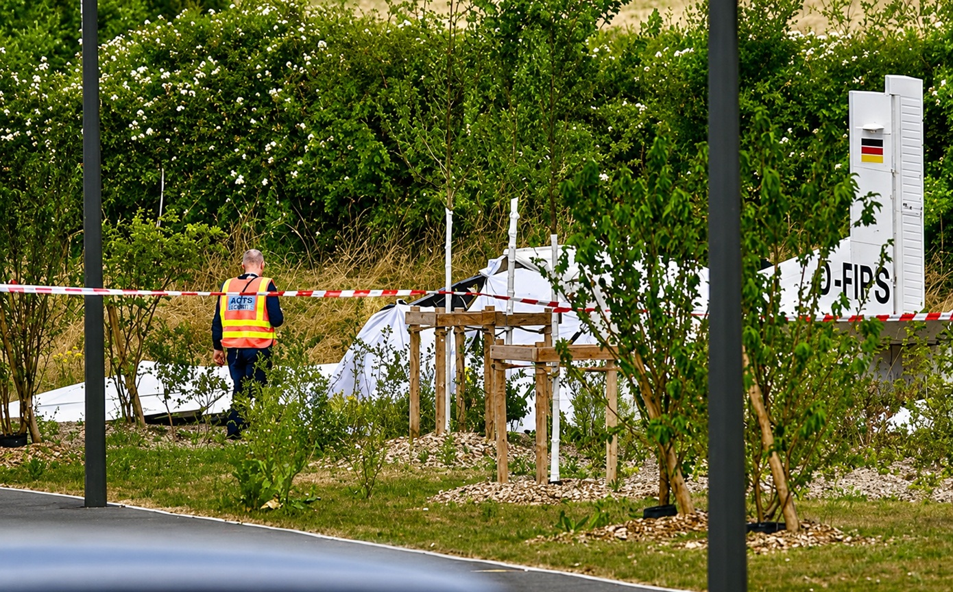 Αεροσκάφος που μετέφερε εκπαιδευόμενους αλεξιπτωτιστές συνετρίβη στη Γαλλία – Σε εξέλιξη μεγάλη επιχείρηση