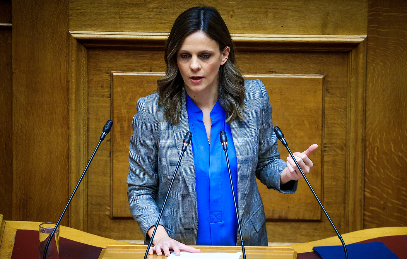 Παραιτείται από βουλεύτρια η Έφη Αχτσιόγλου &#8211; «Δεν παραιτούμαι από την ενεργό πολιτική»