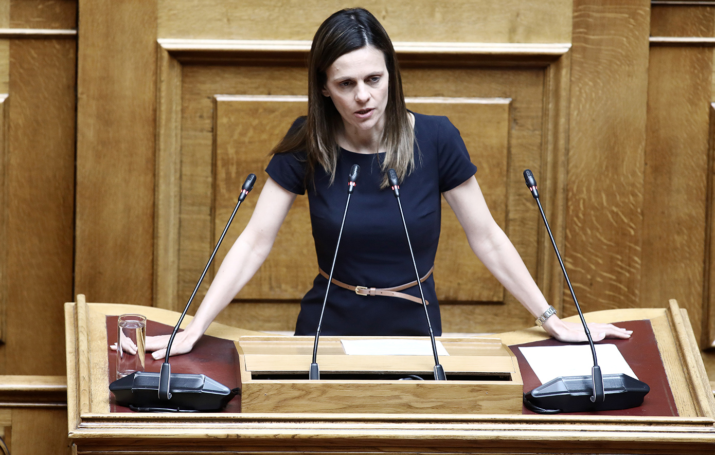 Παραιτείται από βουλεύτρια η Έφη Αχτσιόγλου &#8211; «Δεν παραιτούμαι από την ενεργό πολιτική»