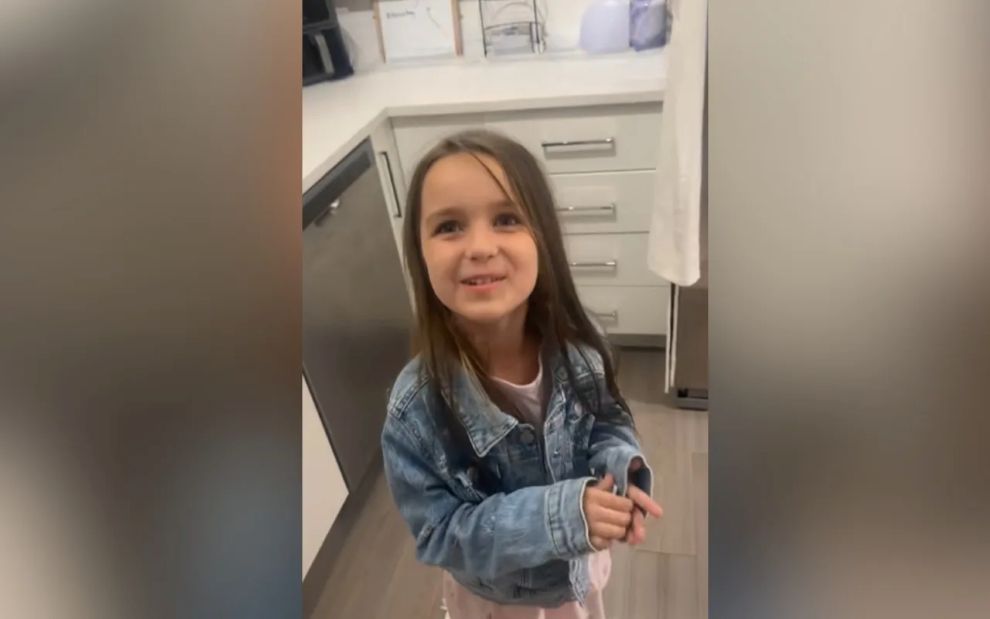 Έκανε babysitting στην μικρή του αδελφή και… δεν θα ξανακάνει: Η επική γκάφα που έγινε viral