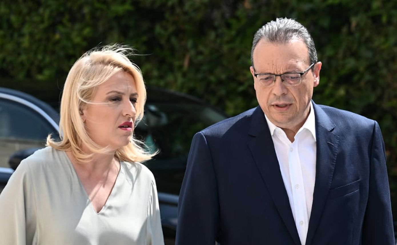 Δούρου σε Φάμελλο: «Μας πετάτε όλους στα σκυλιά και δεν μας πρέπει»