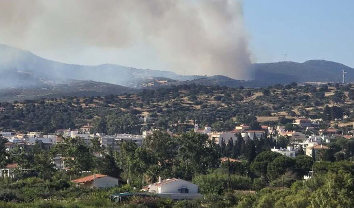 Καλύτερη εικόνα της φωτιάς στην Εύβοια: Μάχη με τις αναζωπυρώσεις δίνουν πάνω από 100 πυροσβέστες &#8211; Εκκενώθηκαν δύο οικισμοί
