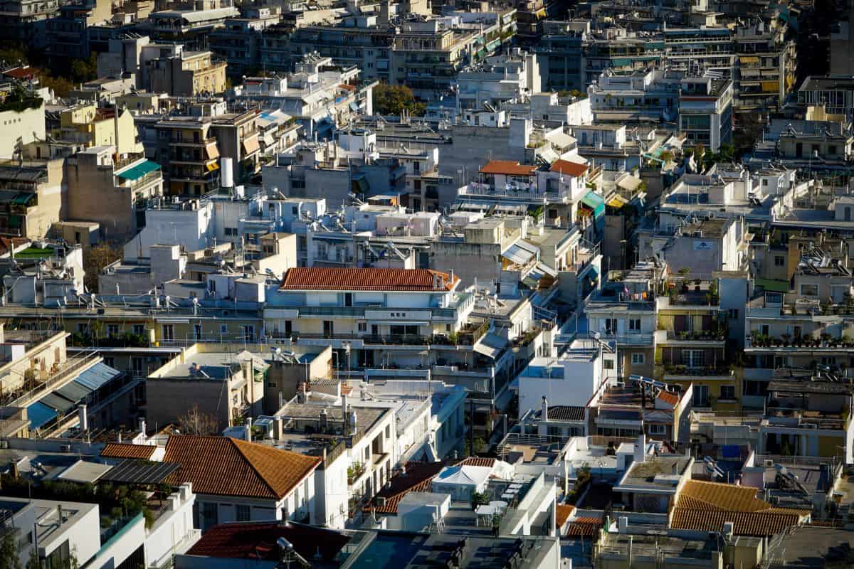 Έφοδος των «Αδιάφθορων» σε πολεοδομίες της Αττικής και έξι συλλήψεις για διαφθορά &#8211; Κατασχέθηκαν πάνω από 330.000 ευρώ