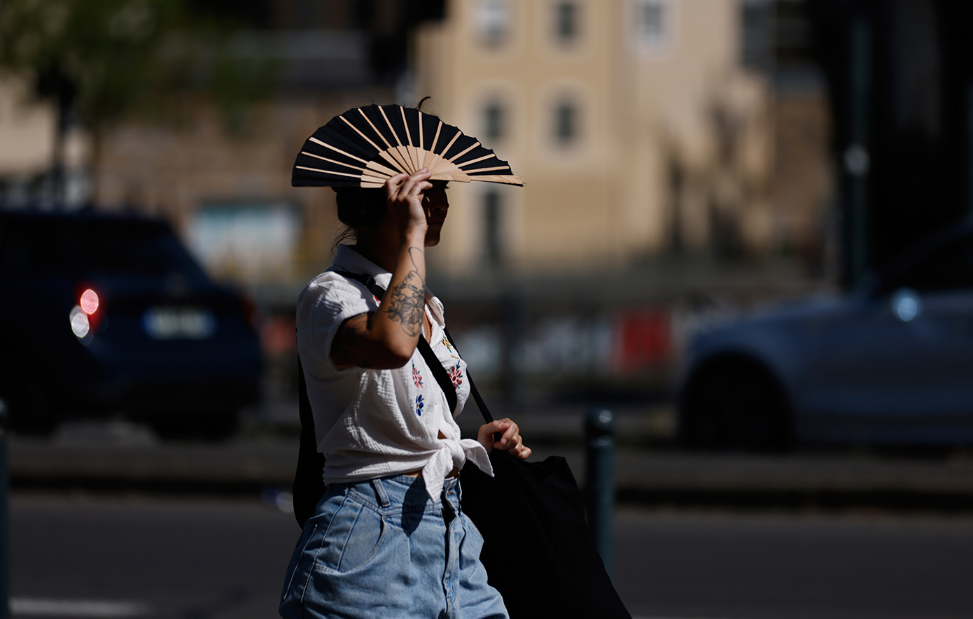 Γιατί «βράζει» η Δυτική Ευρώπη, ενώ η Ελλάδα «δροσίζεται» από βοριάδες – Η εξήγηση του Σάκη Αρναούτογλου