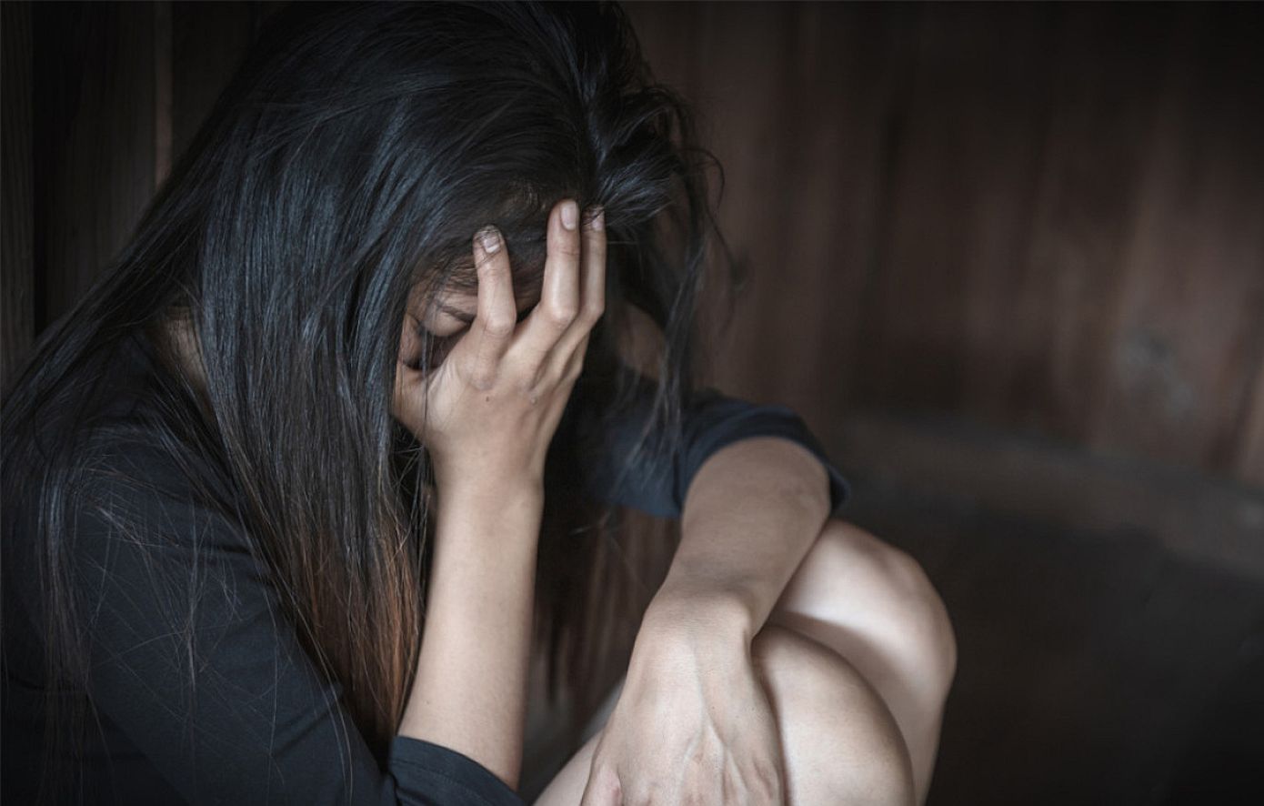 Πρώην αρχιμανδρίτης κατηγορείται ότι κακοποίησε σεξουαλικά 4 γυναίκες όταν ήταν ανήλικες &#8211; «Με θώπευσε στο εικονοστάσι»
