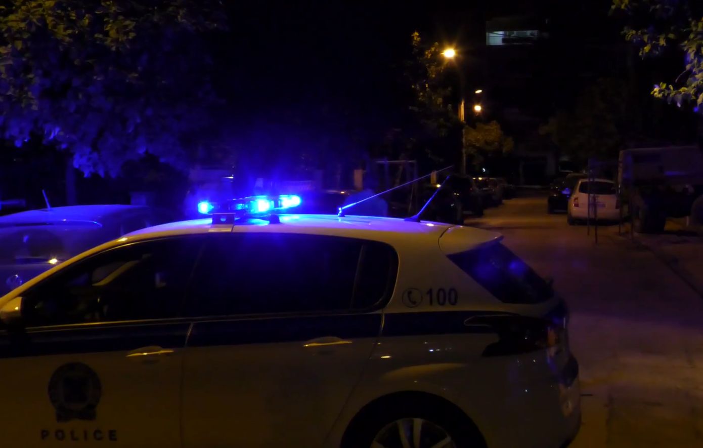 Αιματηρή συμπλοκή στην Καλλιθέα με έναν νεκρό και 14 προσαγωγές &#8211; «Είδαμε τους τύπους να τρέχουν και το παιδί αιμόφυρτο»