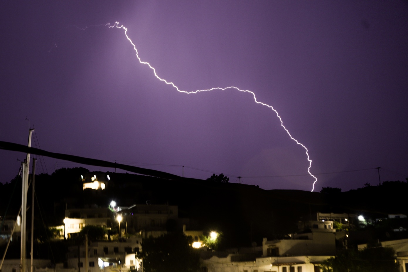 Εντυπωσιακό σόου κεραυνών στη Βόρεια Ελλάδα – Επιμ