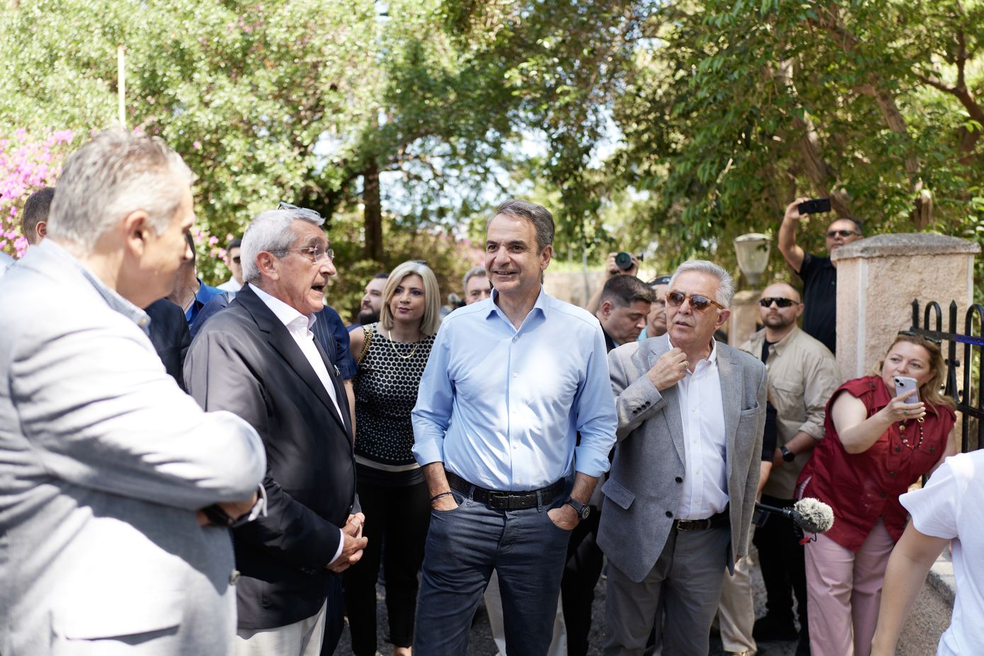 Μητσοτάκης σε πολίτες στη Ρόδο: Εκλογές στην ώρα τους &#8211; Εμείς είμαστε έμπειροι μαραθωνοδρόμοι, άλλοι έχουν ήδη λαχανιάσει
