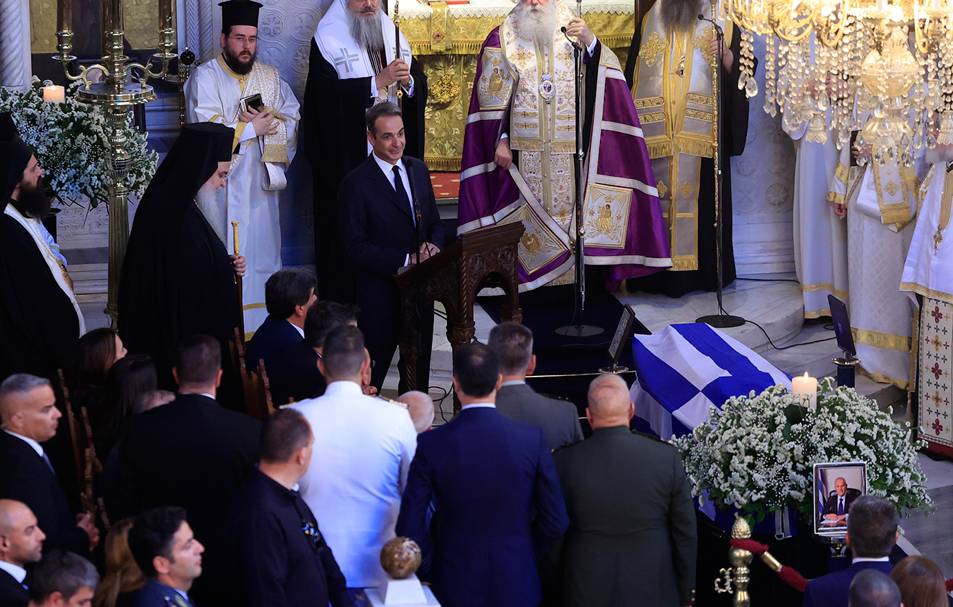 Βαρύ πένθος στην κηδεία του Νίκου Ταγαρά στην Κόρινθο &#8211; Ο φορτισμένος επικήδειος του Κυριάκου Μητσοτάκη