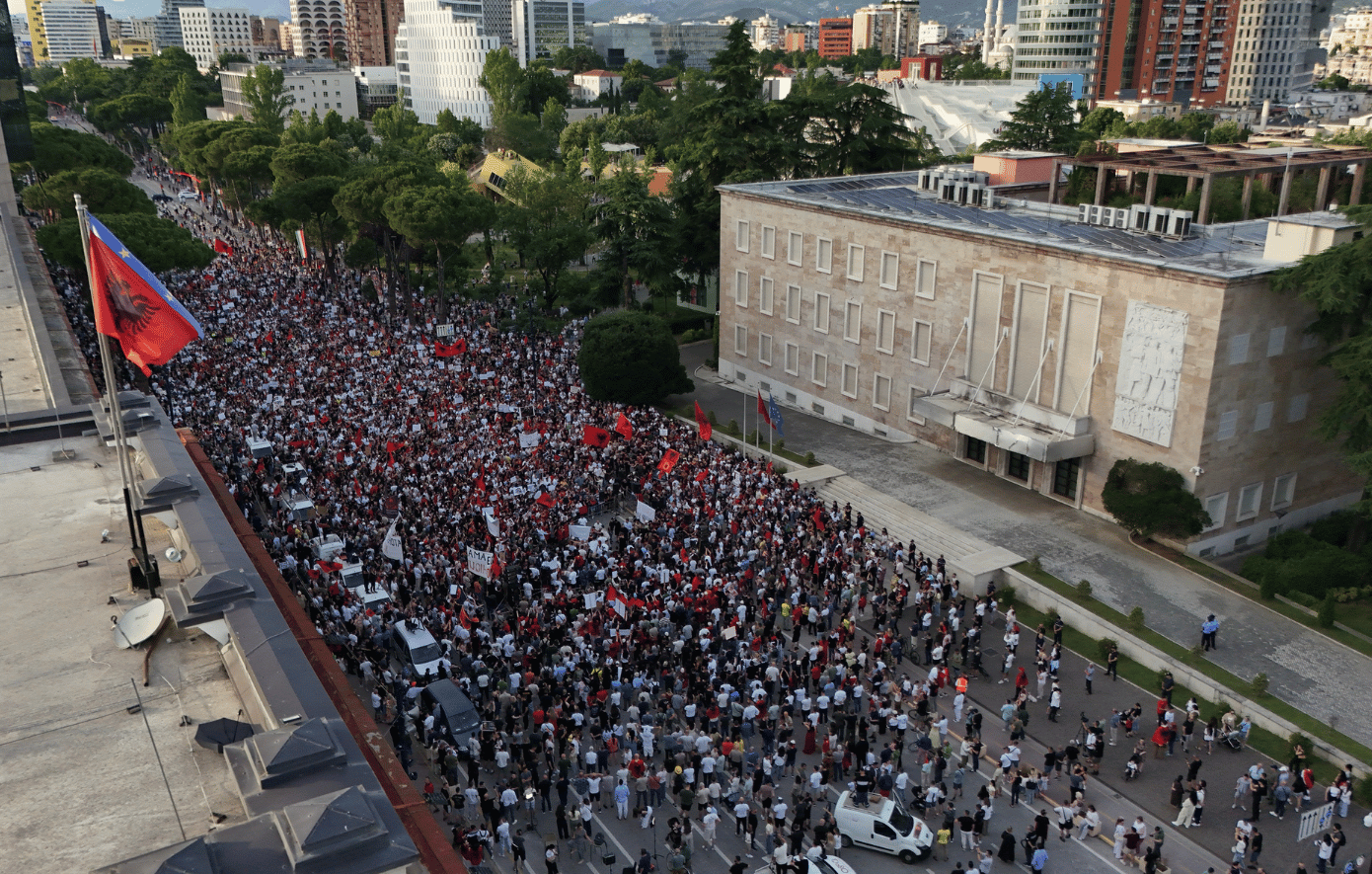 Ιβάνκα Τραμπ: Μαζικές αντιδράσεις στην Αλβανία για την τουριστική επένδυση των 4 δισεκατομμυρίων