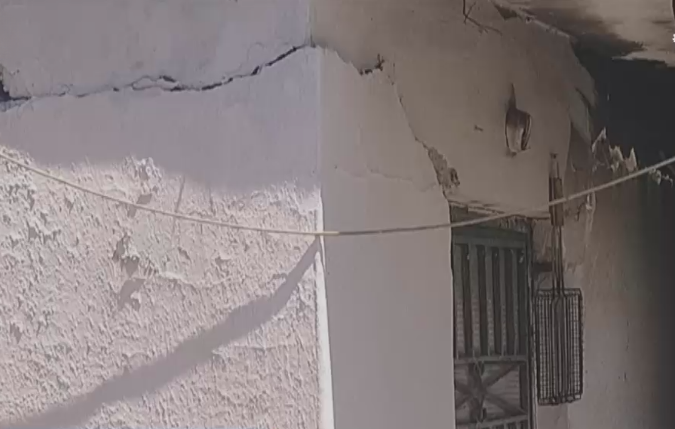 Ζημιές σε κτίρια στο Μαντούδι από τον διπλό σεισμό στην Εύβοια &#8211; Βίντεο σοκ την ώρα του σεισμού