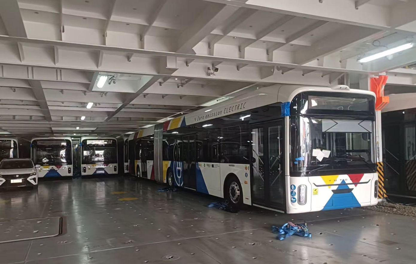 Πενήντα ολοκαίνουργια ηλεκτρικά λεωφορεία μεταφέρονται στη Θεσσαλονίκη &#8211; «Έρχονται για να αναβαθμίσουν ριζικά τις μετακινήσεις»