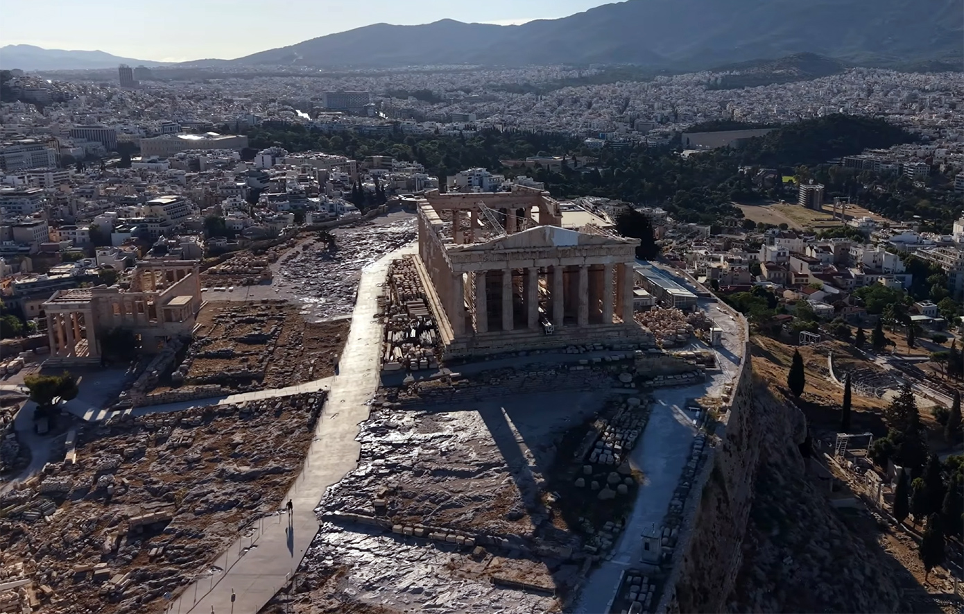 Η εντυπωσιακή εικόνα του Παρθενώνα από ψηλά μετά την αποκατάσταση του δυτικού αετώματος έπειτα από 220 χρόνια