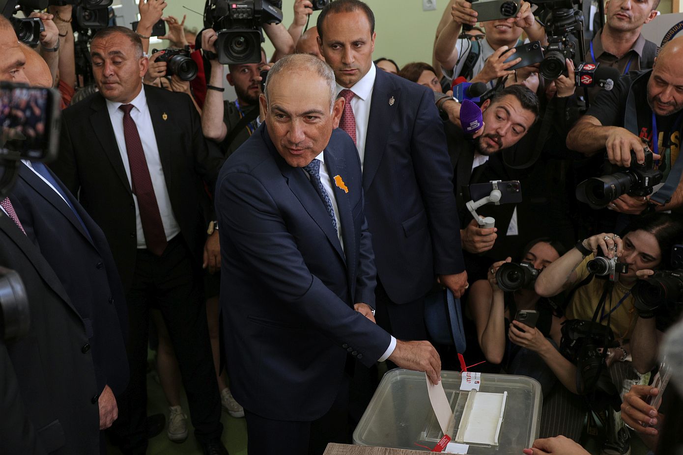 Αρμενία: Το κυβερνών κόμμα του Νικόλ Πασινιάν προηγείται με 57%