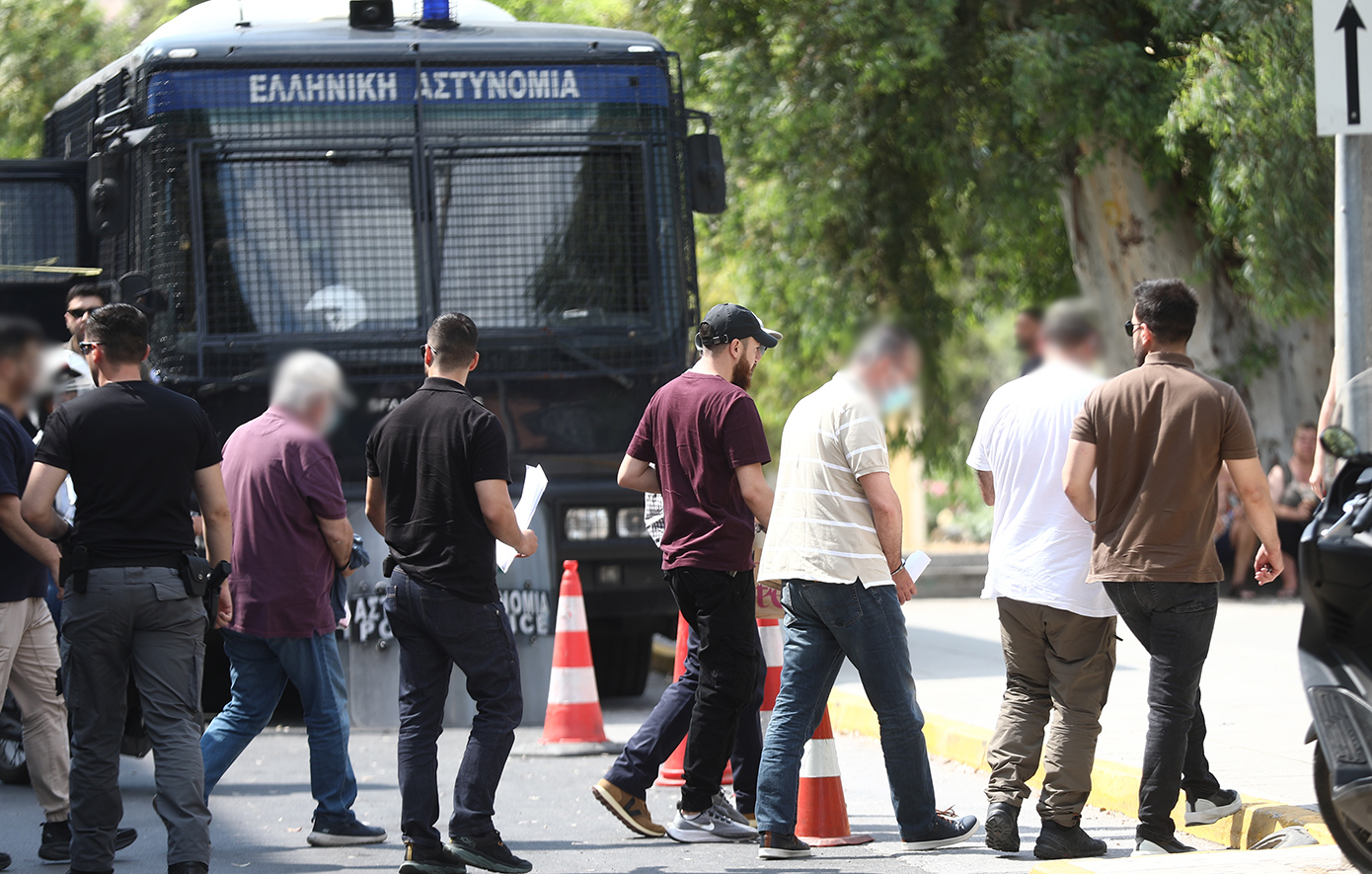 3.500 σελίδες η δικογραφία για το πολεοδομικό κύκλωμα διαφθοράς στην Αττική &#8211; Οι θέσεις-κλειδιά και το ζευγάρι που είχε ηγετικό ρόλο