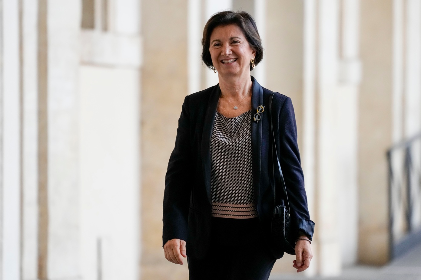Ιταλία: Ο σύζυγος της υπουργού Οικογένειας έπεσε και χάθηκε στη λίμνη Βίκο ενώ έκανε βαρκάδα μαζί της